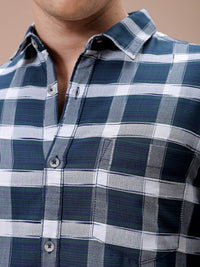 The Indian Garage Co Men Spread Collar Checked Slim Fit Casual Shirt