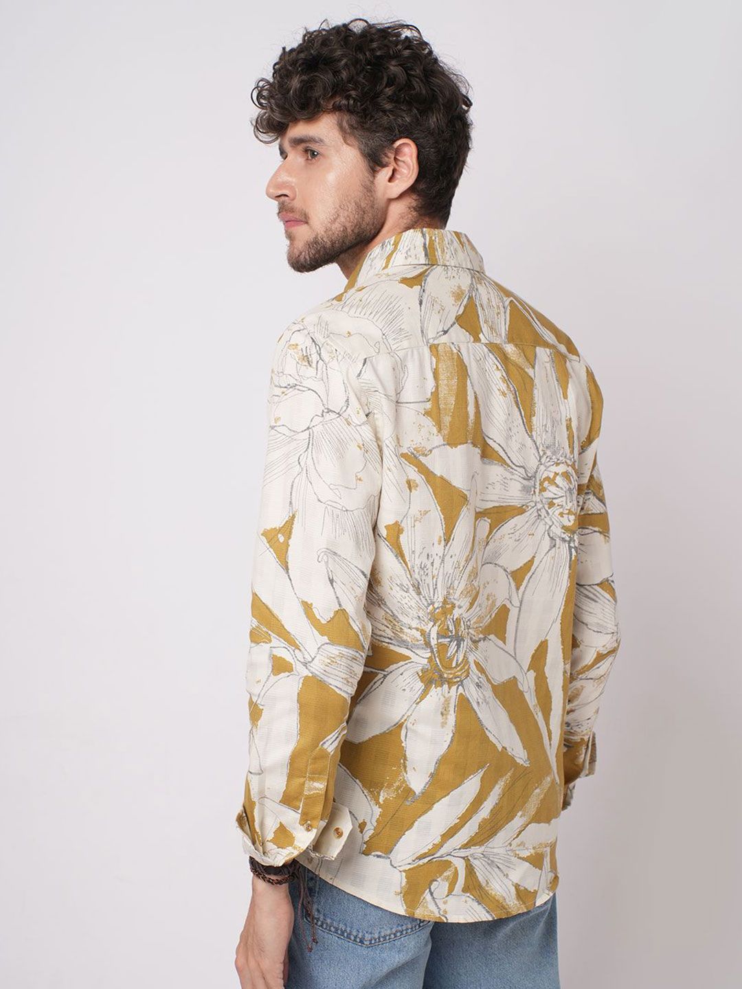VASTRADO Men Classic Slim Fit Floral Printed Cutaway Collar Cotton Casual Shirt