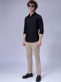 The Indian Garage Co Men Slim Fit Spread Collar Solid Casual Shirt