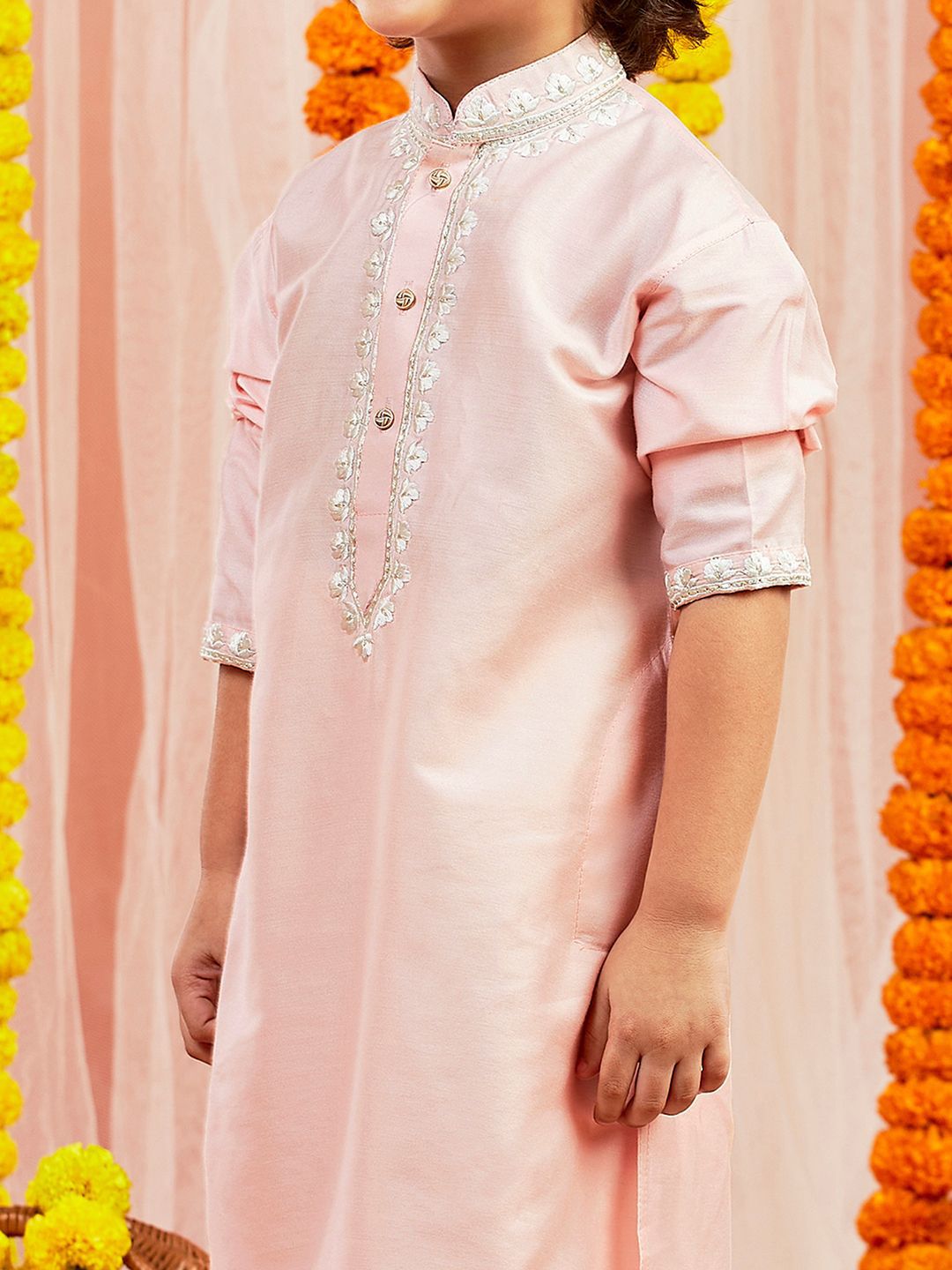 VASTRAMAY Boys Floral Yoke Design Regular Thread Work Kurta With Pyjama