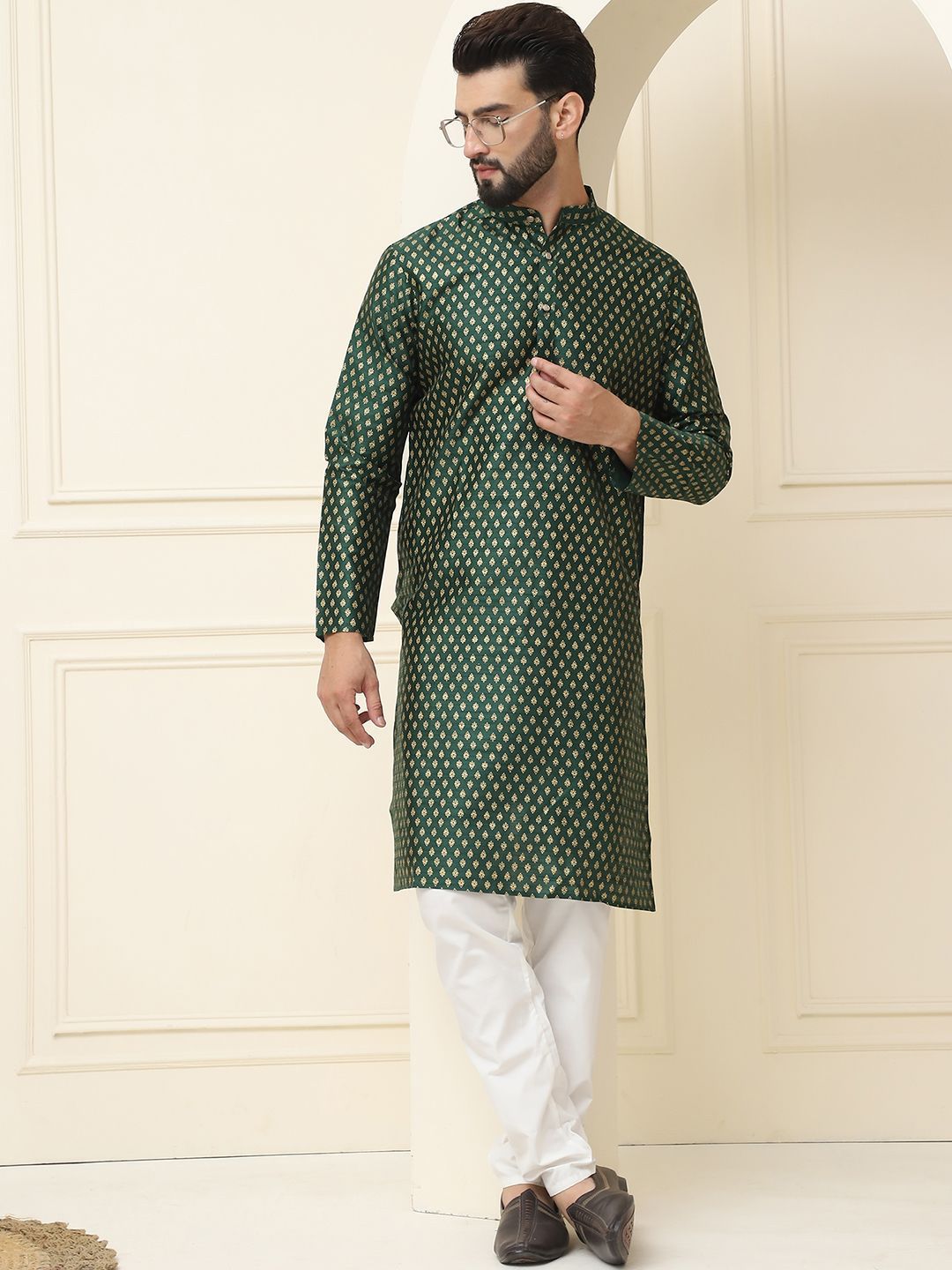 SOJANYA Ethnic Motifs Printed Mandarin Collar Silk Cotton Straight Kurta with Pyjamas