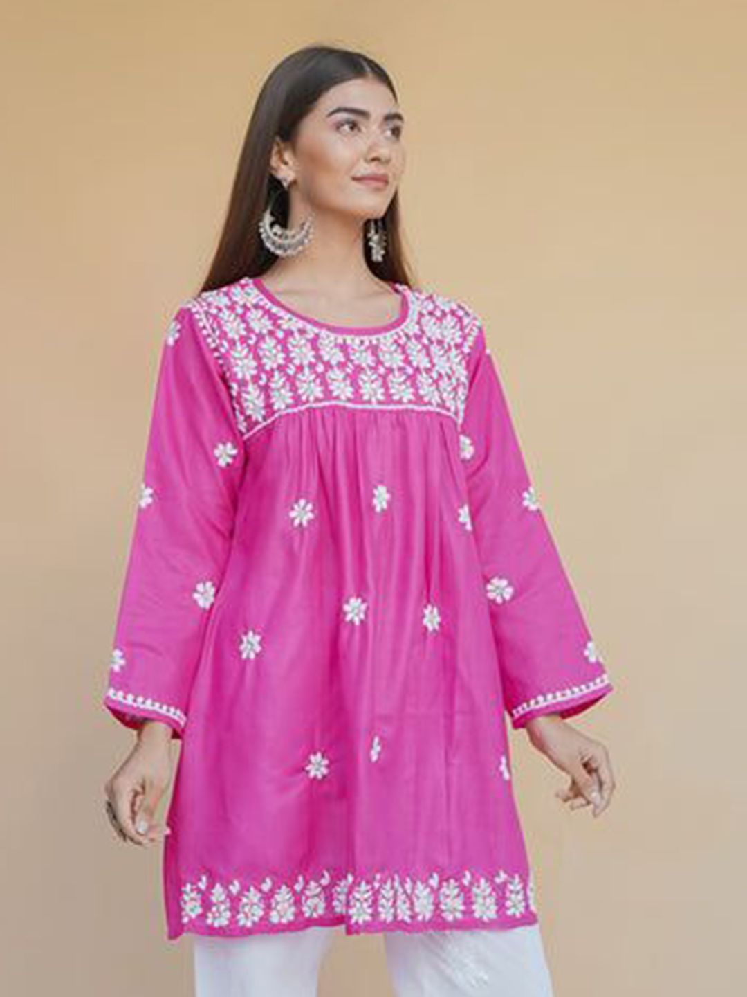HOUSE OF KARI Floral Embroidered Round Neck Chikankari Pure Cotton Short Kurta