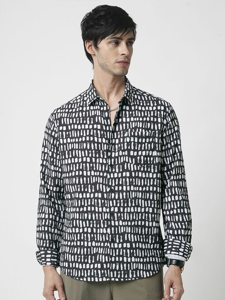 VASTRADO Men Classic Spread Collar Geometric Printed Slim Fit Casual Shirt