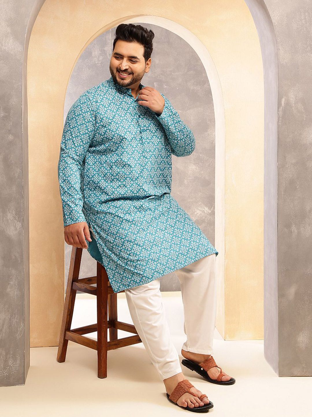 SOJANYA PLUS Floral Printed Mandarin Collar Straight Kurta