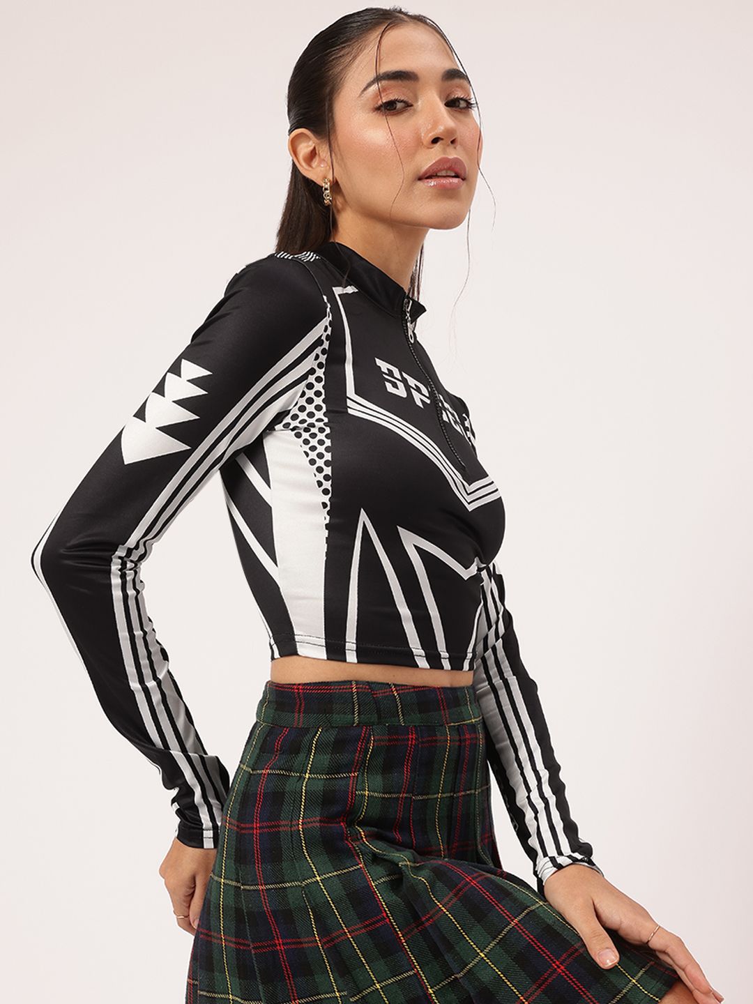 DressBerry Sporty Chic Monochrome Half Zipper Fitted Crop Top