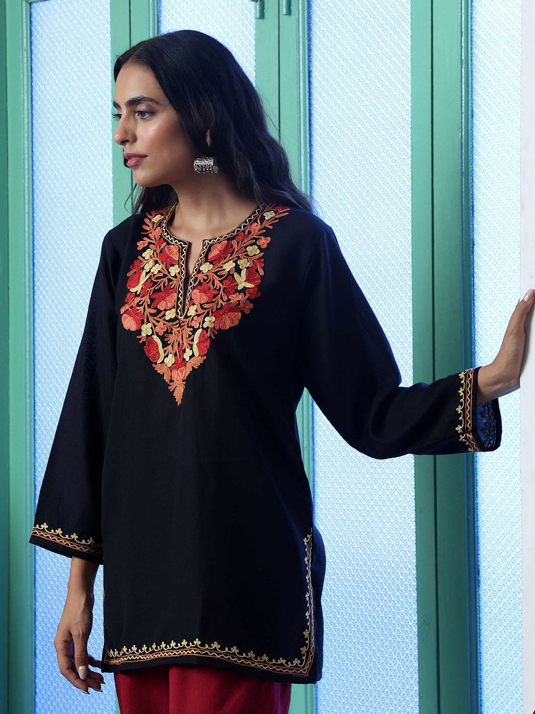 House of Chikankari Women Black Cotton Aari Sulam Kurta