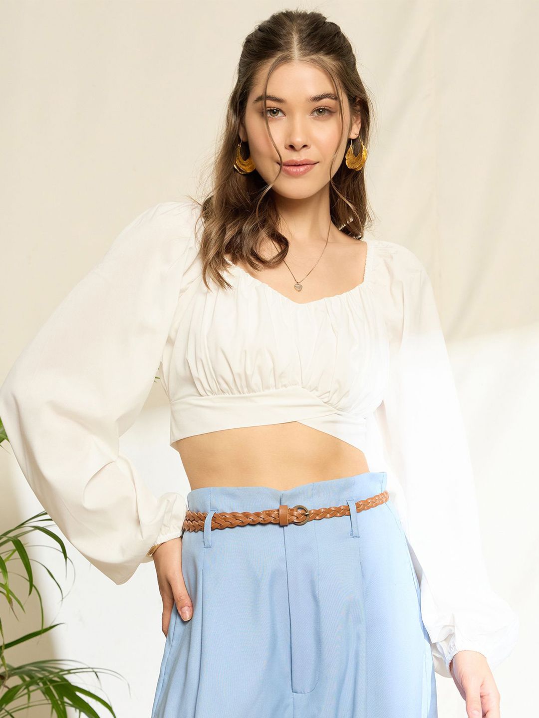 Berrylush Sweetheart Neck Bishop Sleeves Styled Back Crop Top