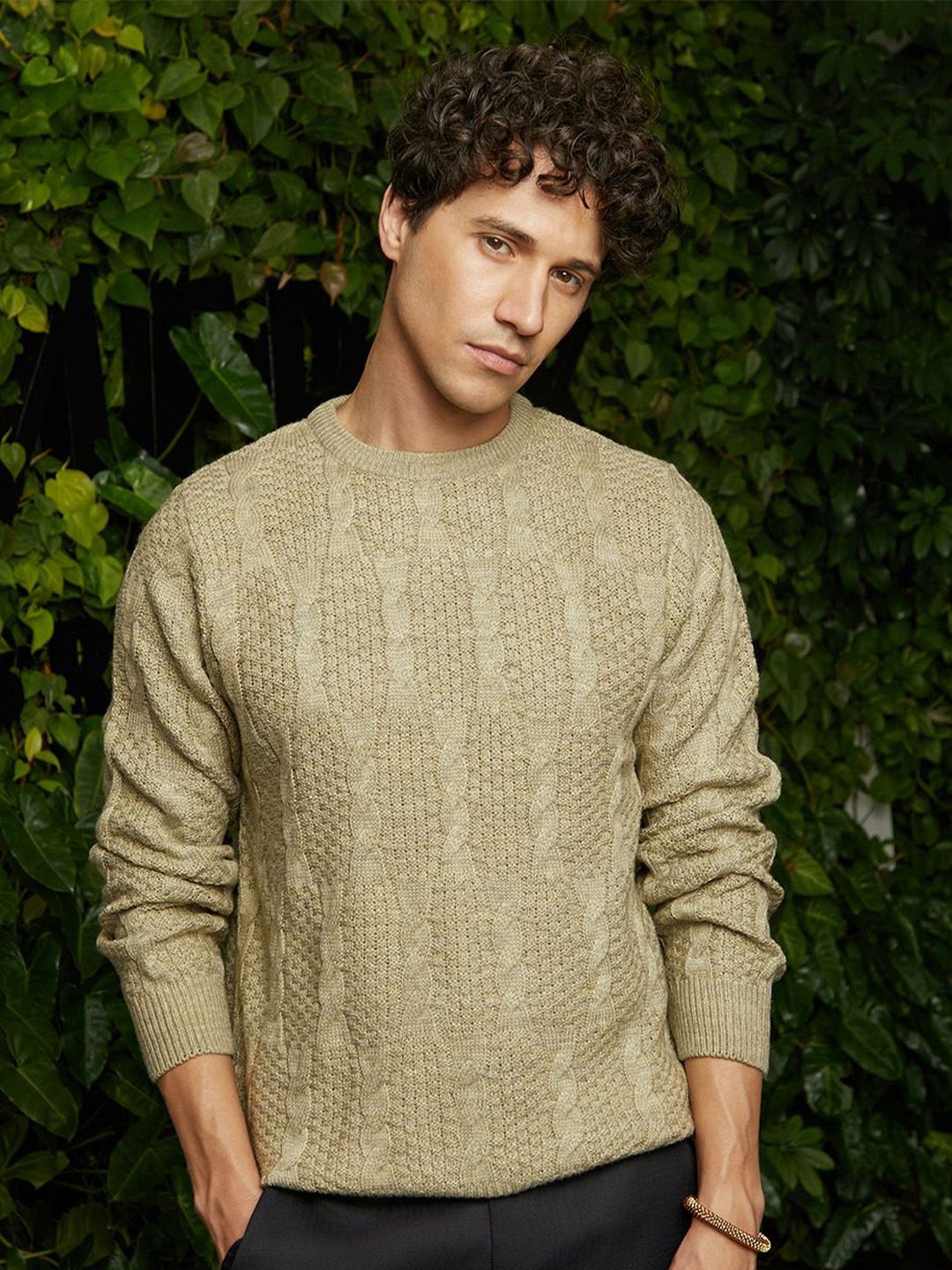 Campus Sutra Men Round Neck Pullover Sweaters