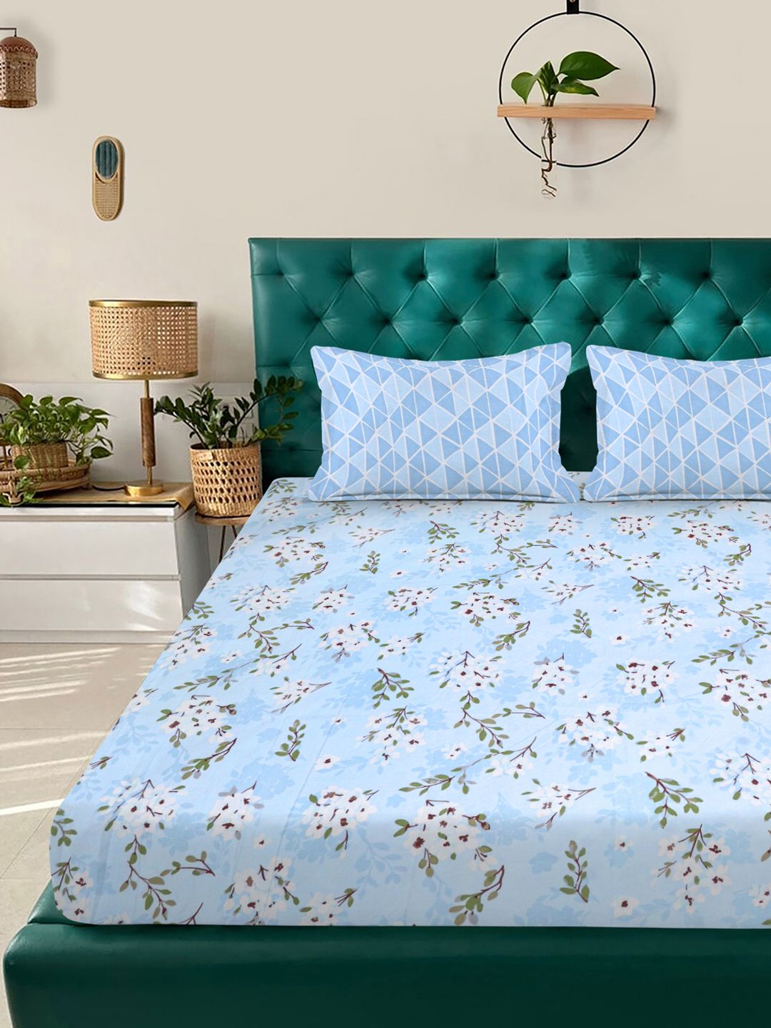KLOTTHE Blue & White Floral Printed Fitted 400 TC King Bedsheet With 2 Pillow Cover