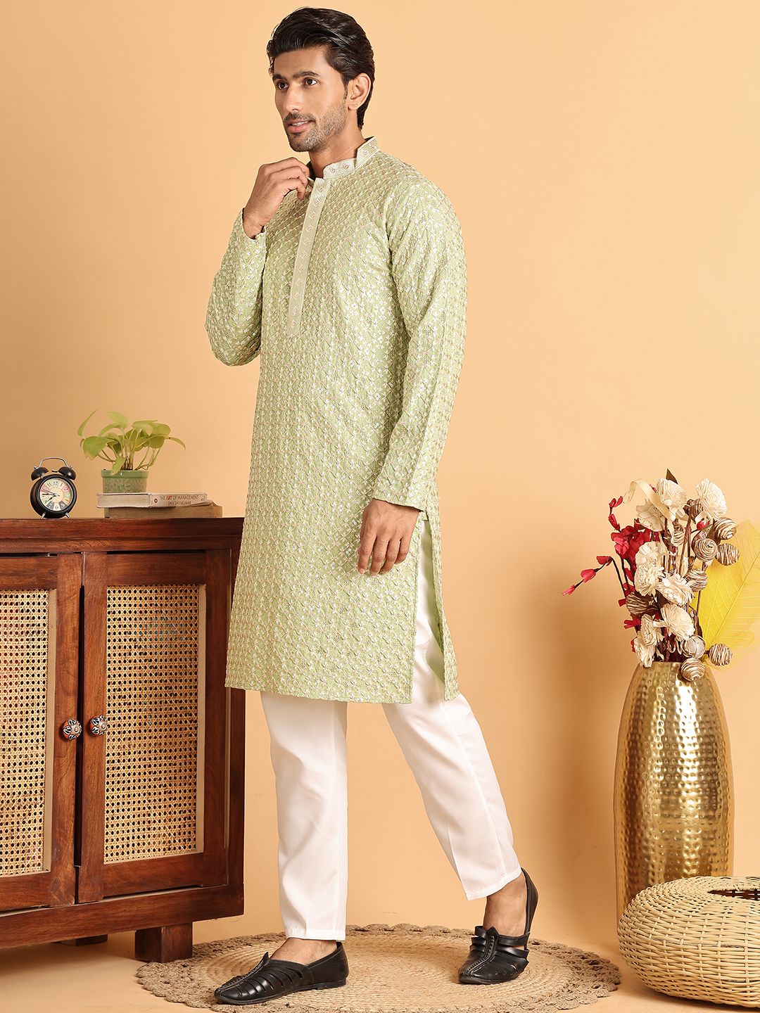 Jompers Men Embroidered Regular Sequinned Kurta with Pyjamas