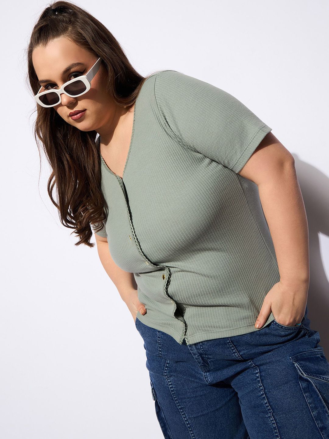 SASSAFRAS Curve Women Ribbed Ribbed V-Neck Top