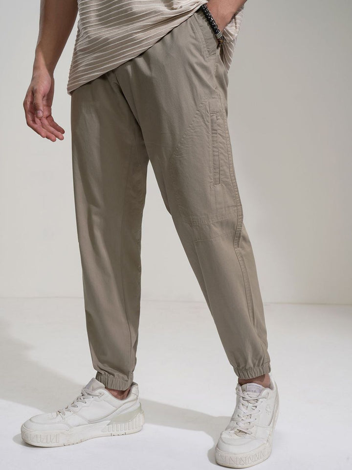HIGHLANDER Men Solid Elasticated Relaxed Fit Cargo Jogger
