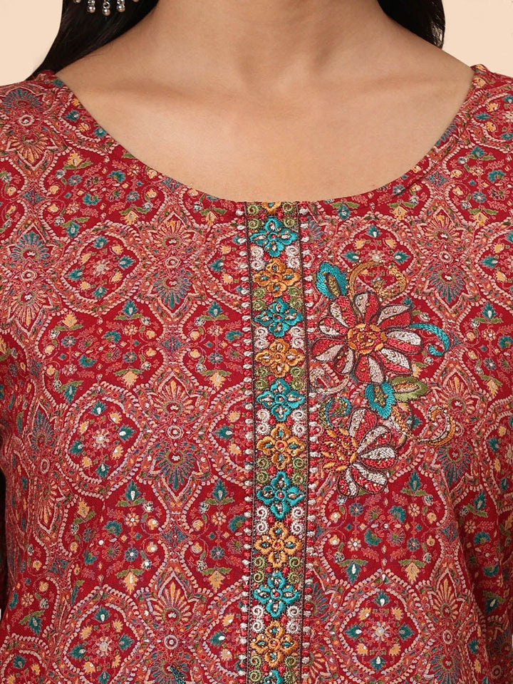 Mamicha Women Floral Printed Regular Thread Work Pure Cotton Kurta with Palazzos & With Dupatta