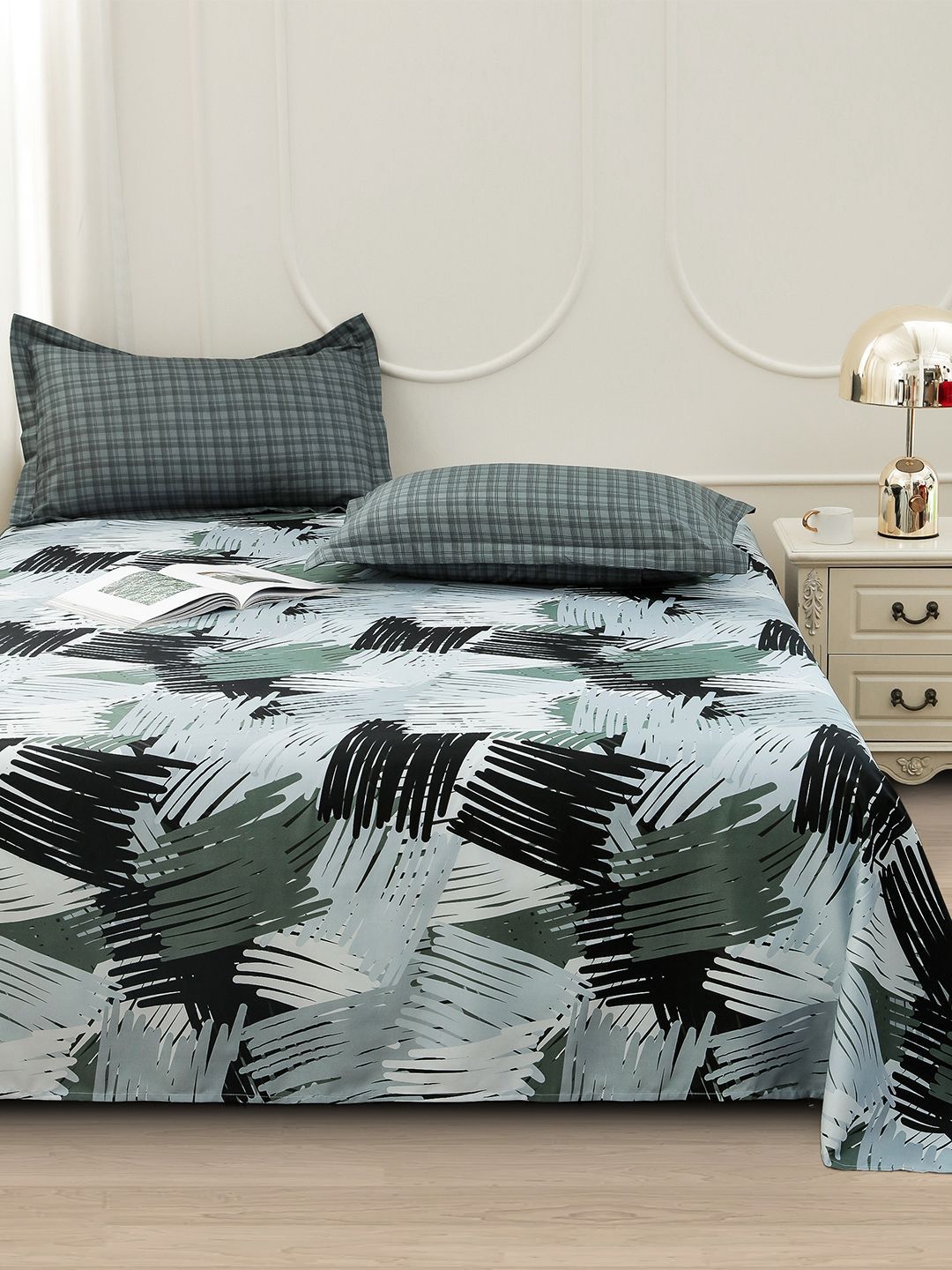 Story@home Green & White Abstract Printed 240 TC Satin Finish Queen Bedsheet Set