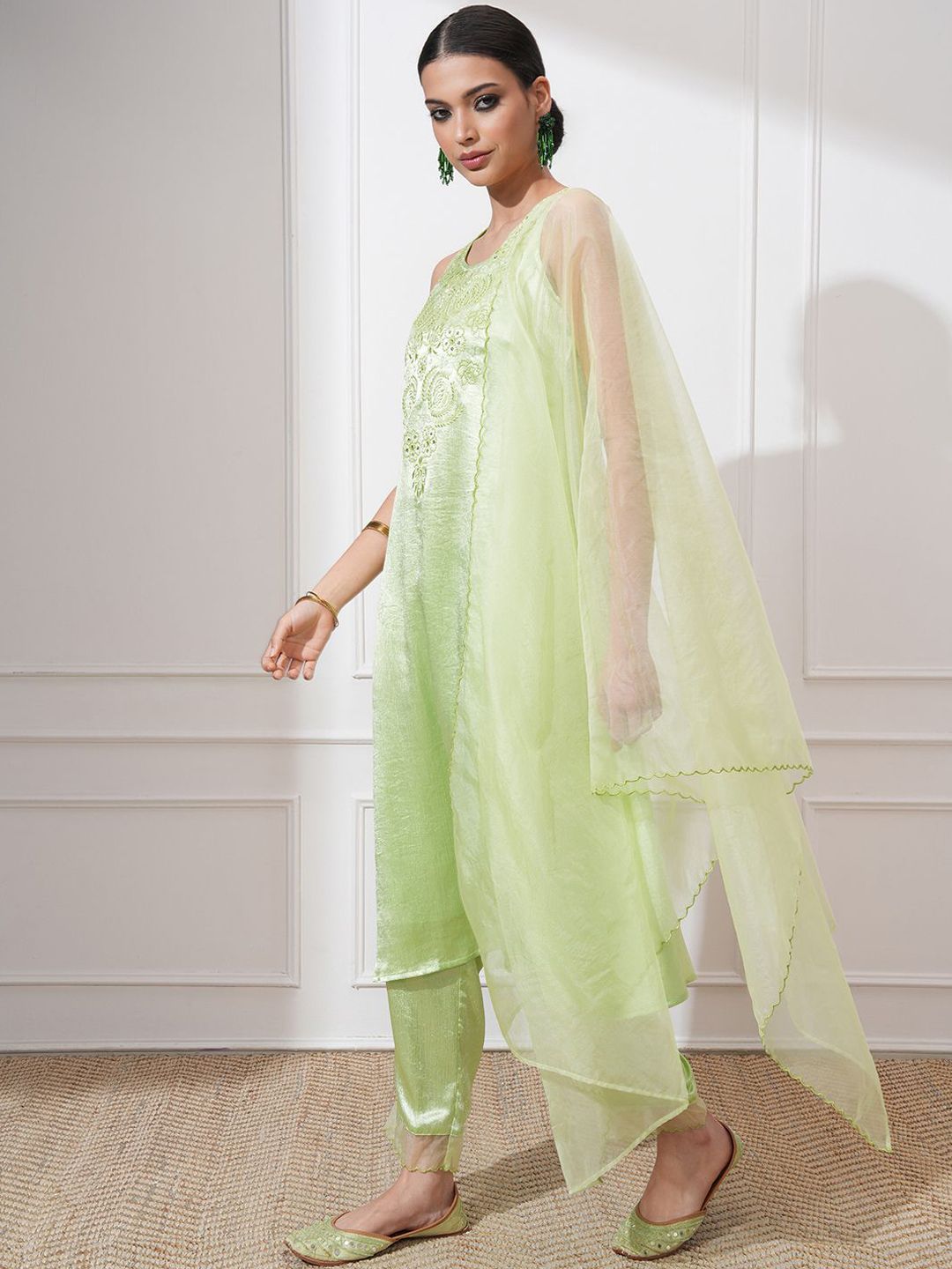 Vishudh Women Ethnic Motifs Embroidered Regular Thread Work Kurta with Trousers & With Dupatta