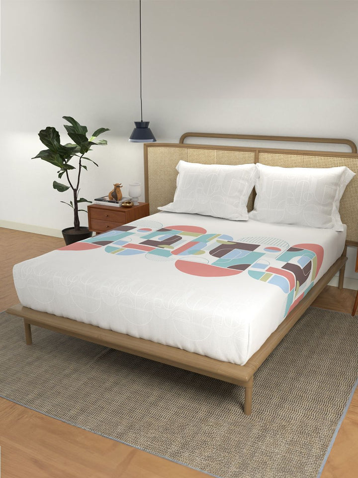 URBAN SPACE Peach-Coloured Geometric Cotton 144 TC Queen Bedsheet With 2 Pillow Covers