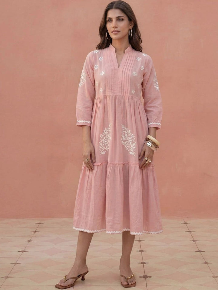 Pakaian Midi A-Line Bersulam Bunga Rumah Chikankari