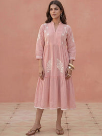 Pakaian Midi A-Line Bersulam Bunga Rumah Chikankari