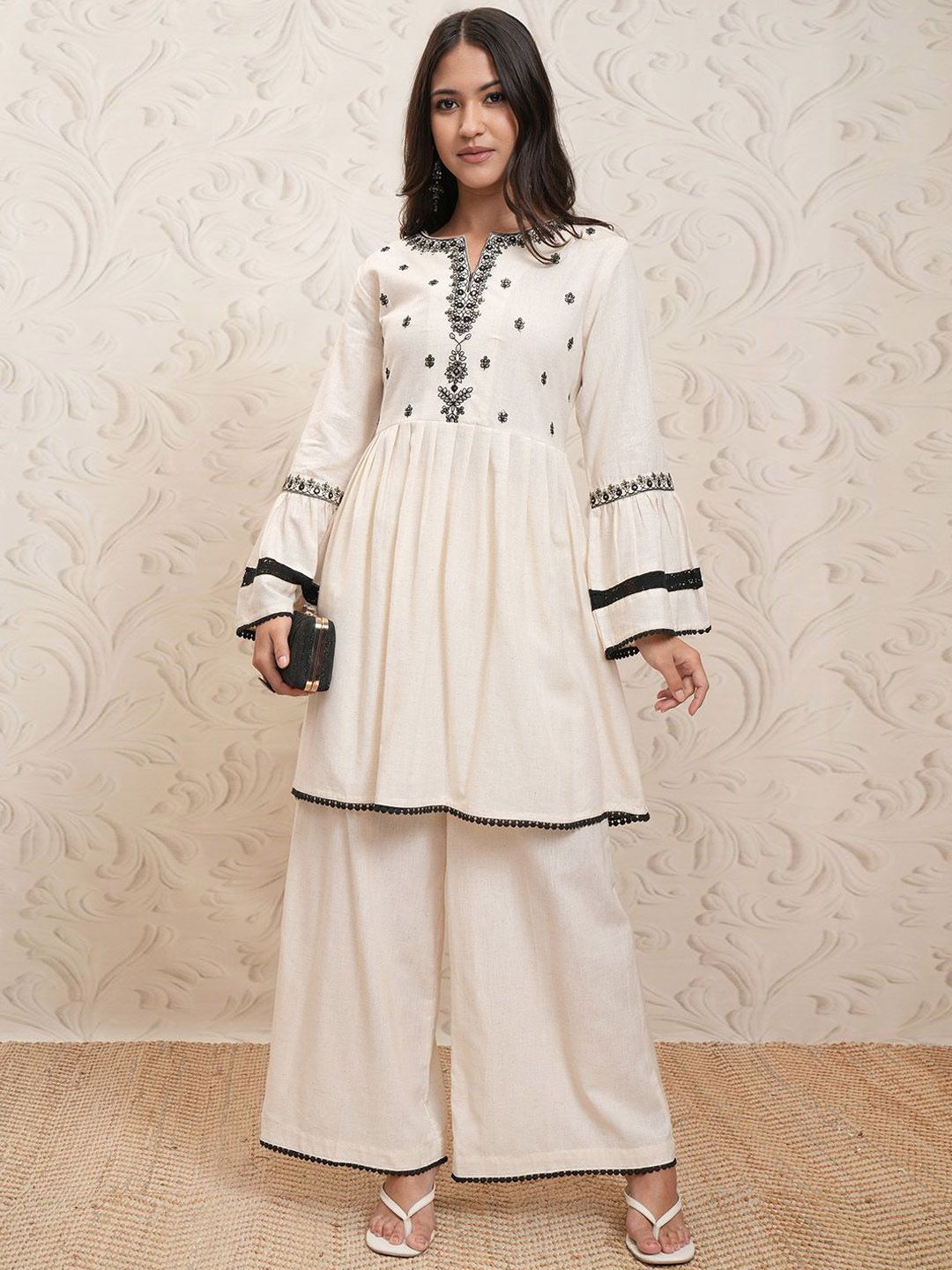 Vishudh Floral Embroidered Regular Thread Work Pure Cotton Kurta With Palazzos