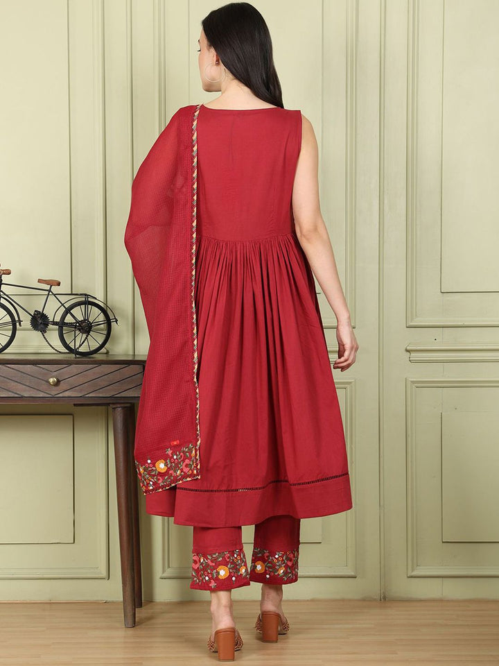 W Women Floral Embroidered Empire Thread Work Pure Cotton Kurta with Trousers & With Dupatta