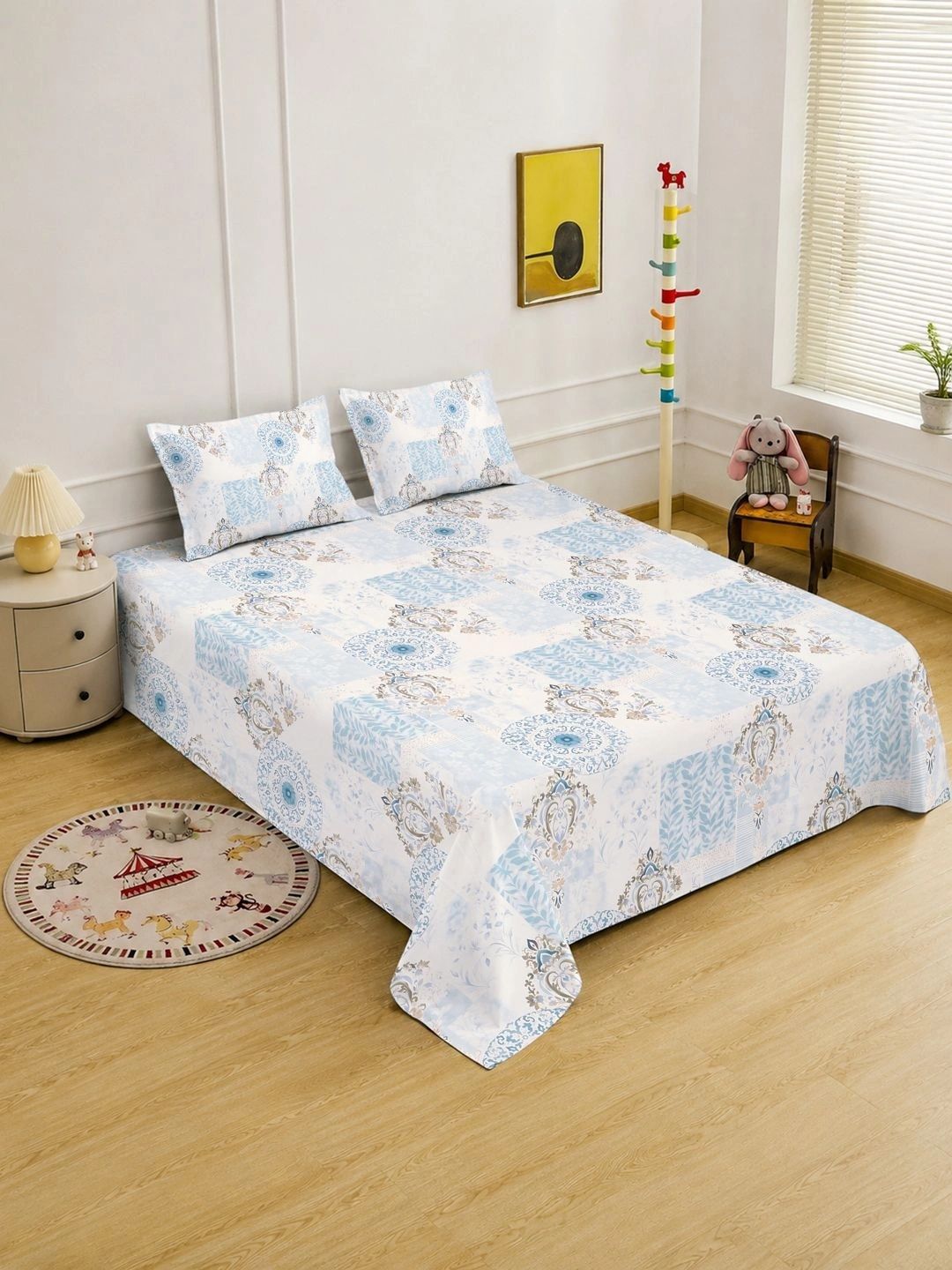 KLOTTHE Blue & White Geometric 400 TC King Bedsheet with 2 Pillow Covers