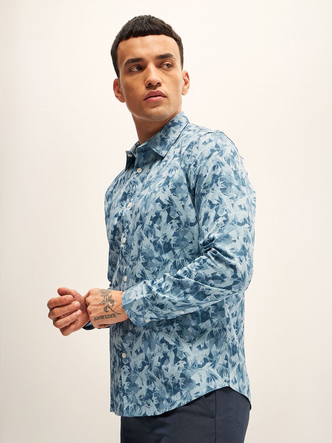 THE BEAR HOUSE Men Slim Fit Floral Printed Pure Cotton Casual Shirt