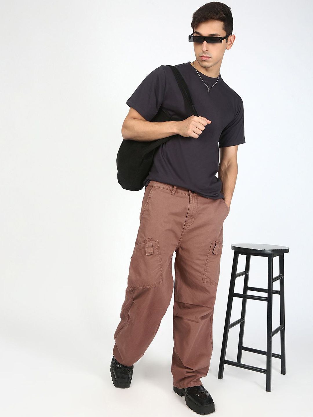 Bene Kleed Men Cotton Baggy Fit Mid-Rise Pleated Cargos Trousers