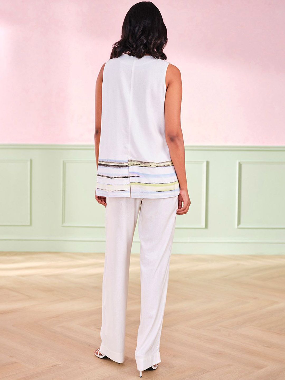AND V-Neck Shirt With Trousers