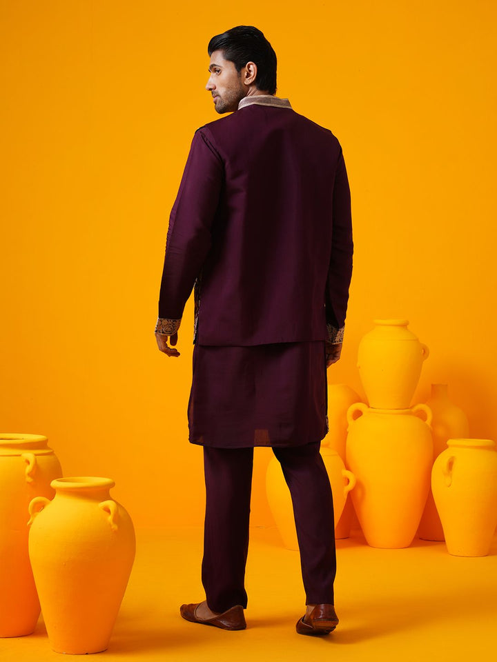 SOJANYA LUXE Kurta Lurus Kolar Mandarin Sulam Bunga Dengan Seluar Dan Jaket