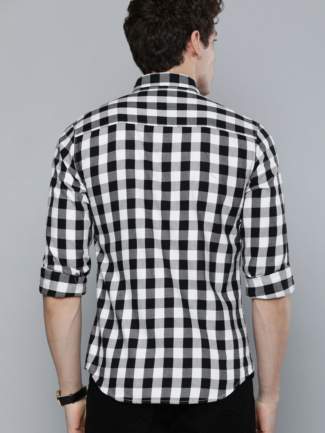 The Indian Garage Co Men White & Black Slim Fit Checked Casual Shirt