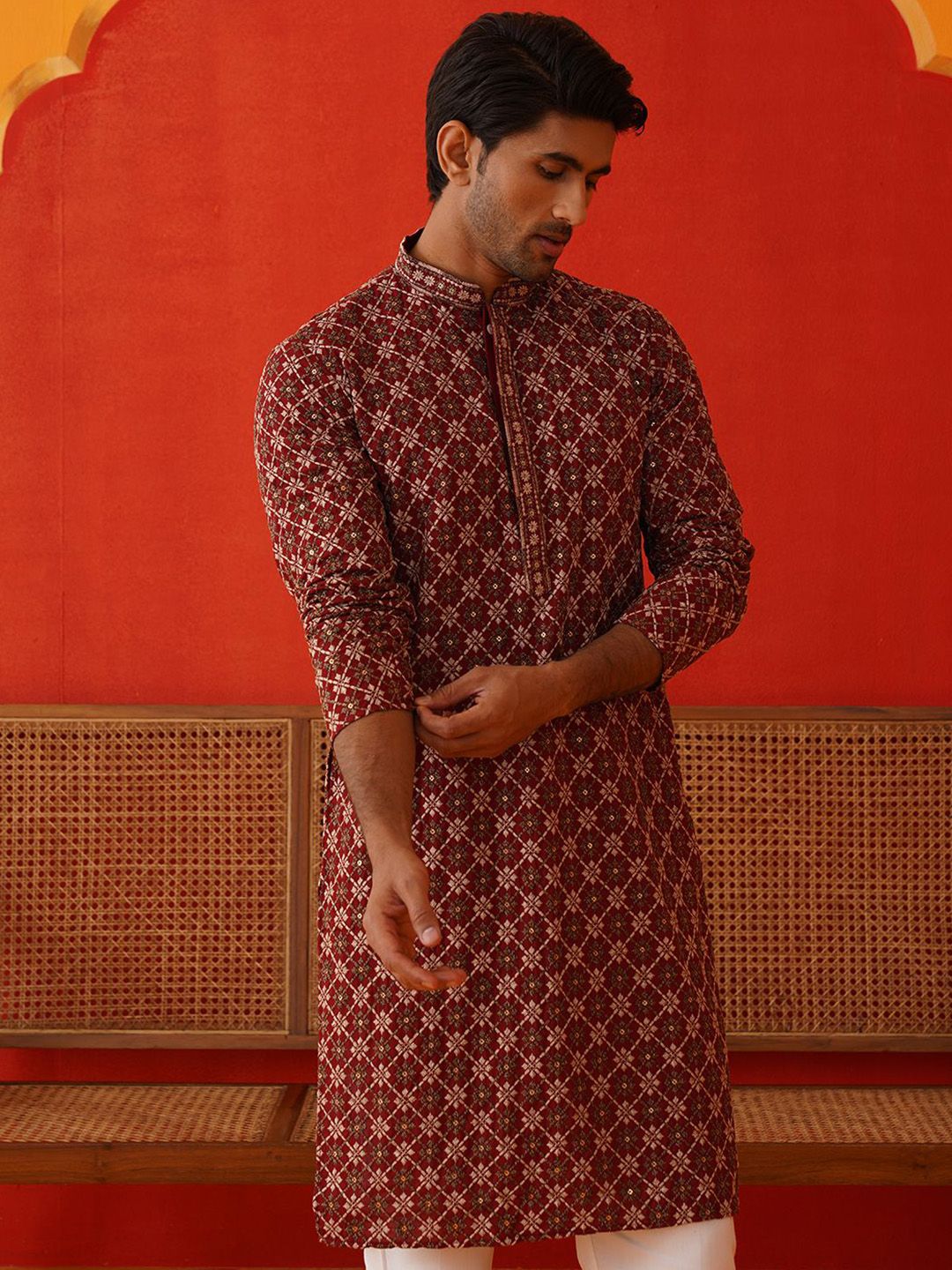 Jompers Men Geometric Embroidered Sequinned Kurta