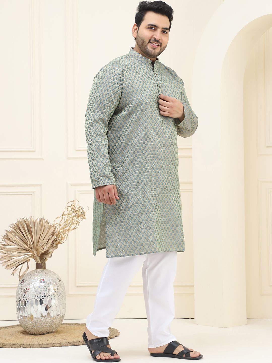 SOJANYA PLUS Plus Size Woven Design Kurta with Pyjama