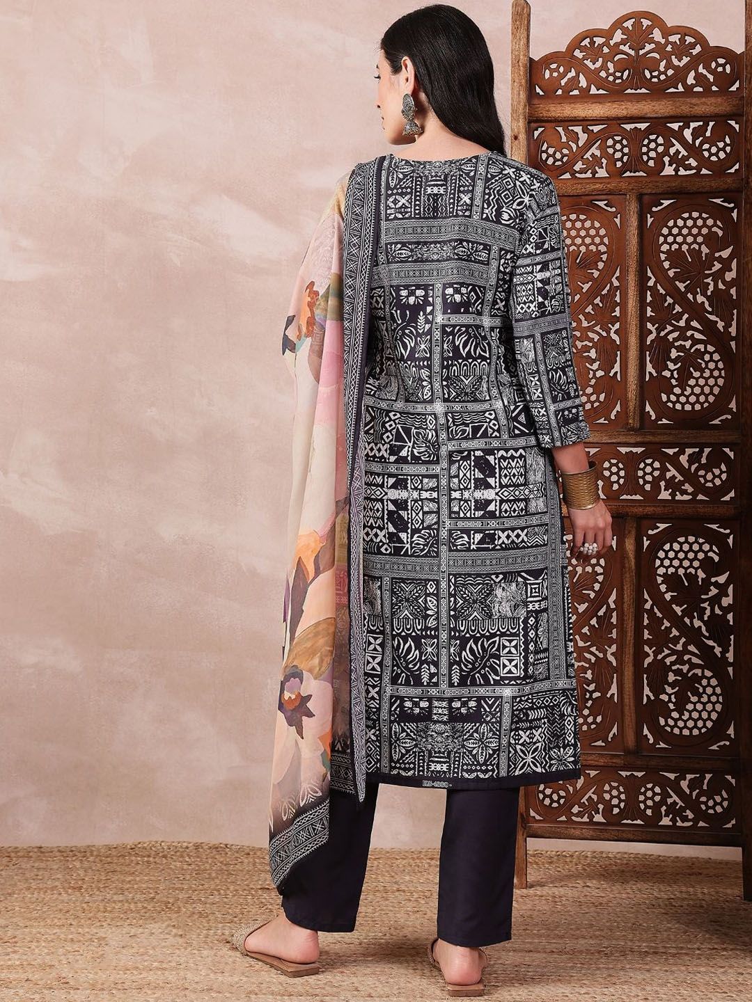 KALINI Geometric Printed Thread Work Straight Kurta with Trousers & Dupatta