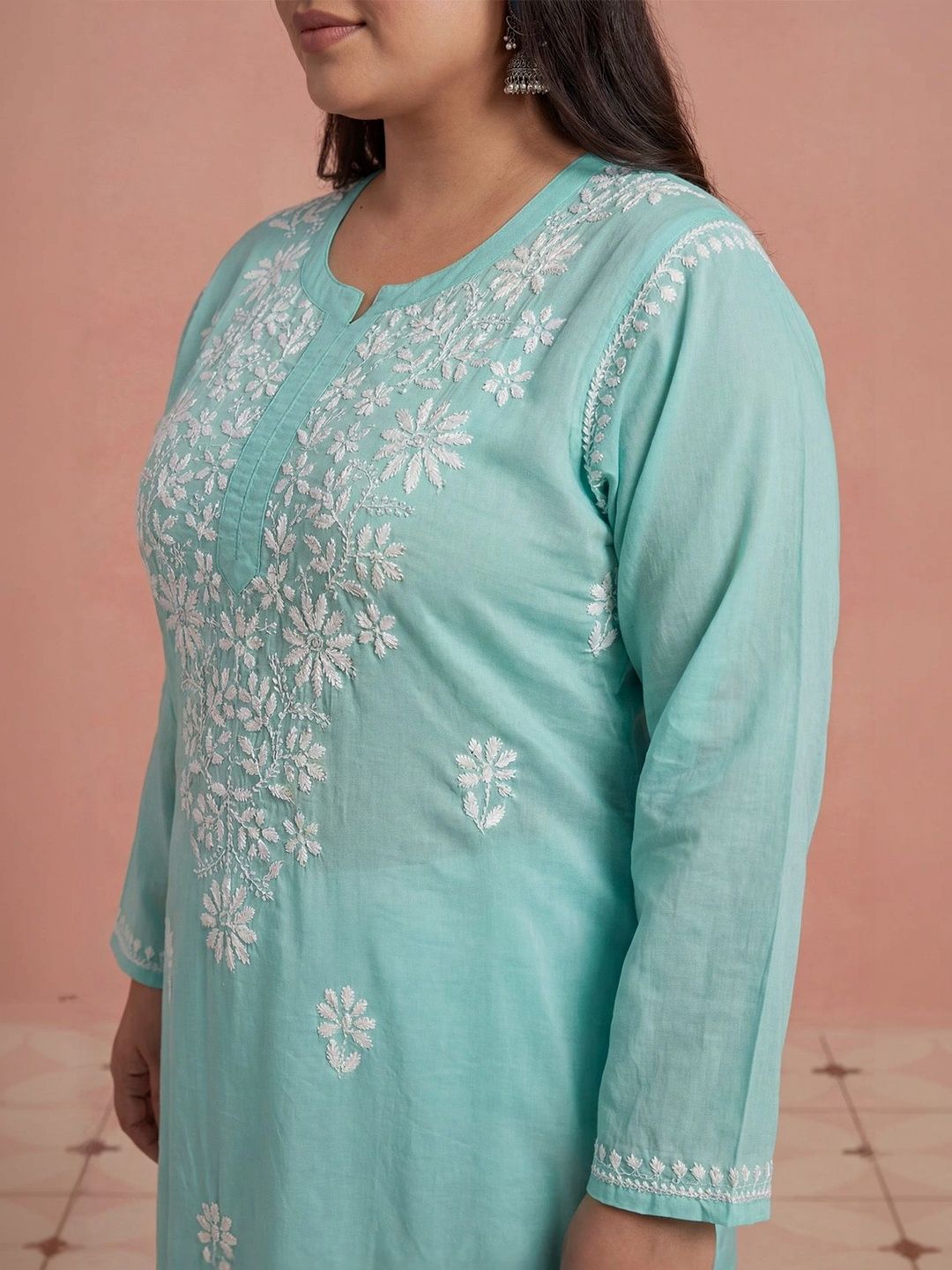 Rumah Wanita Chikankari Motif Etnik Bersulam Kurta Chikankari