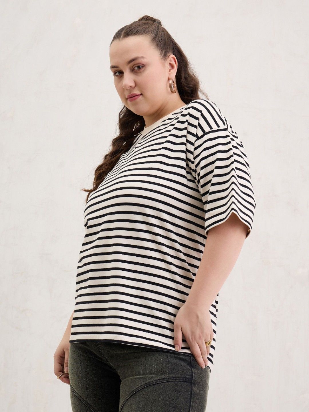 SASSAFRAS Curve Women Striped T-shirt