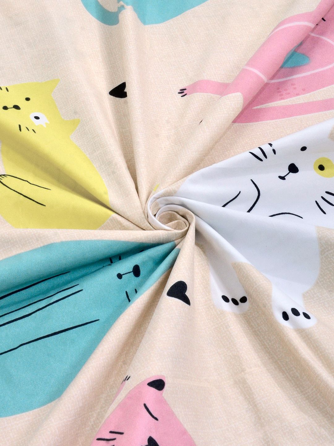 Watak Kartun KLOTTHE Beige Dilengkapi Cadar Katil King Double 300 TC Dengan 2 Sarung Bantal