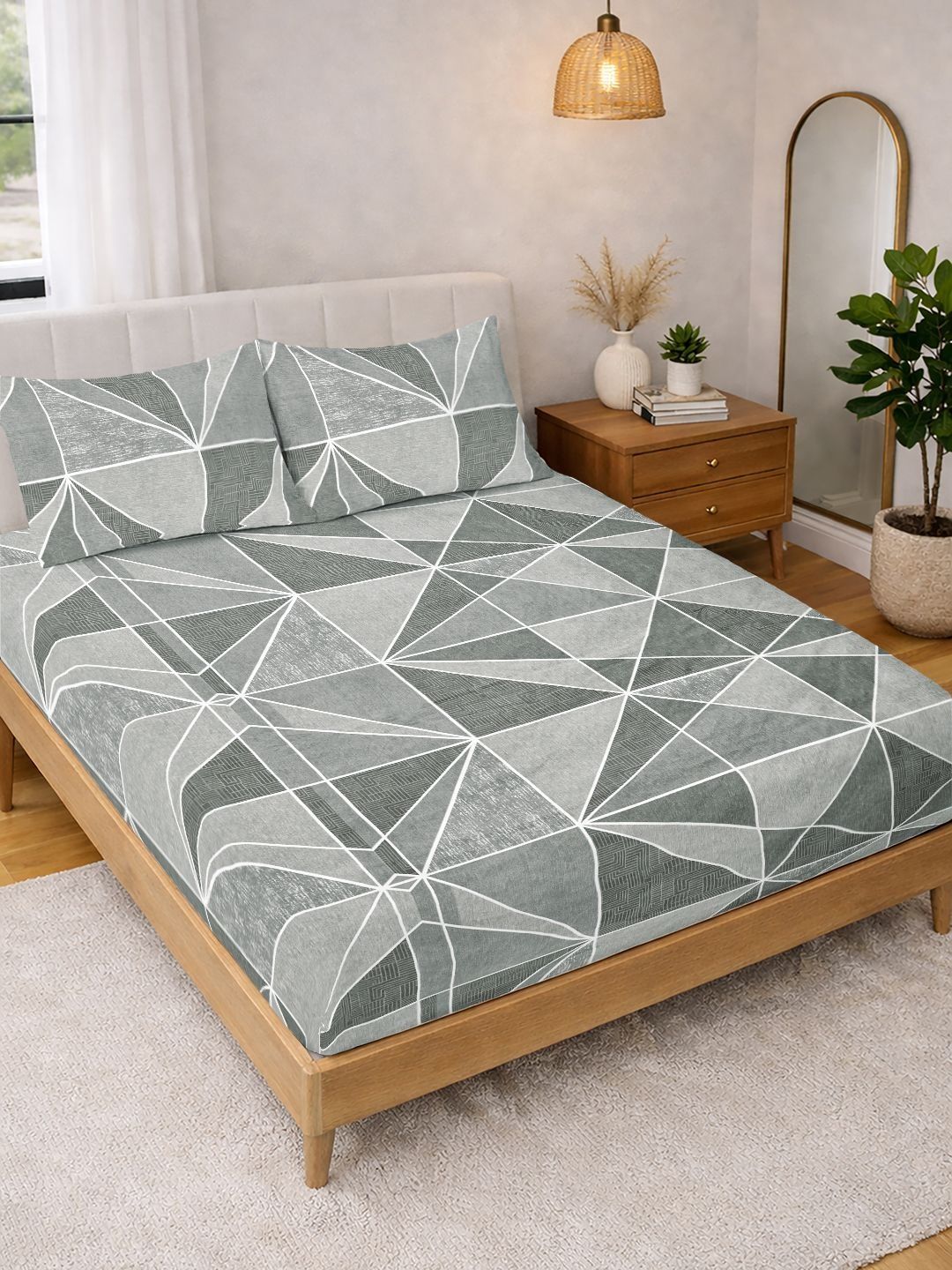 KLOTTHE Grey & White Geometric 300 TC King Bedsheet with 2 Pillow Covers