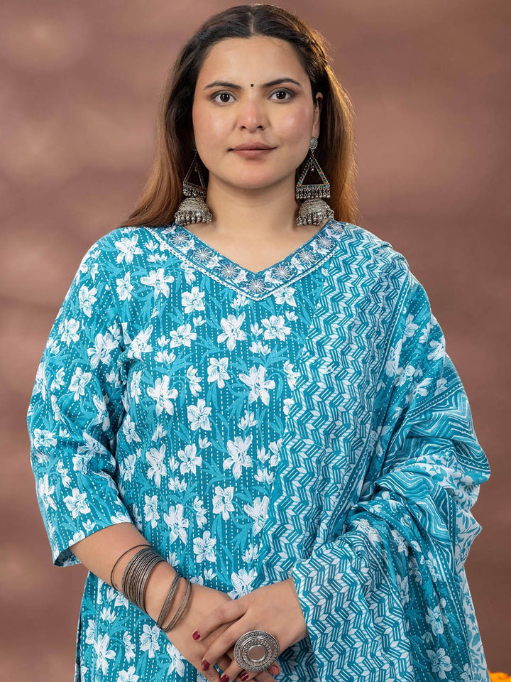 Mamicha Floral Printed V-Neck Tread Work Kurta Dengan Palazzo & Dupatta