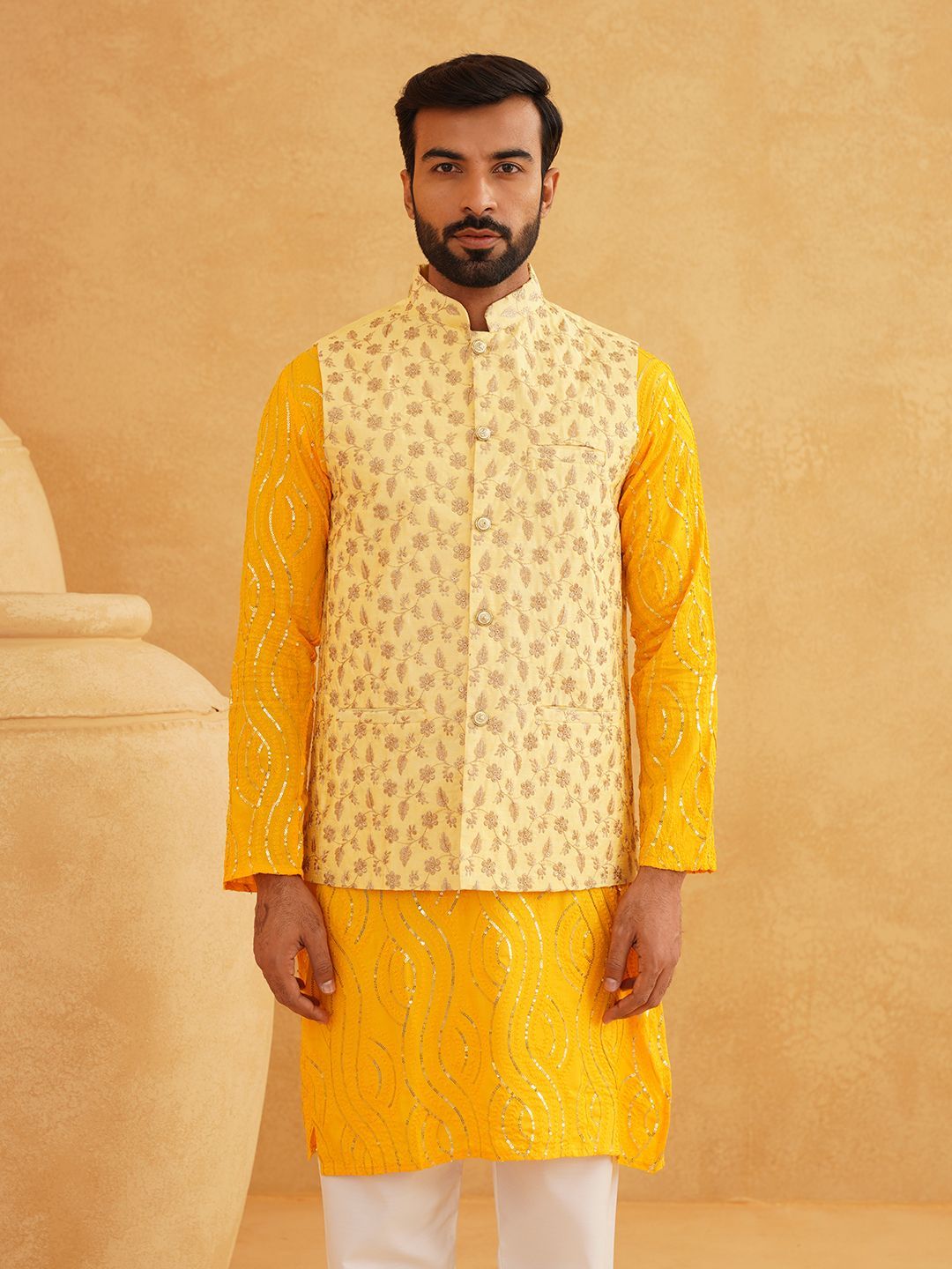 SOJANYA Kurta Kapas Tulen Kolar Labuci Leheriya Dengan Jaket Churidar Dan Nehru