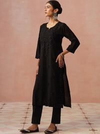 Rumah Wanita Chikankari Dihiasi Kurta Sutera Chanderi Labuci