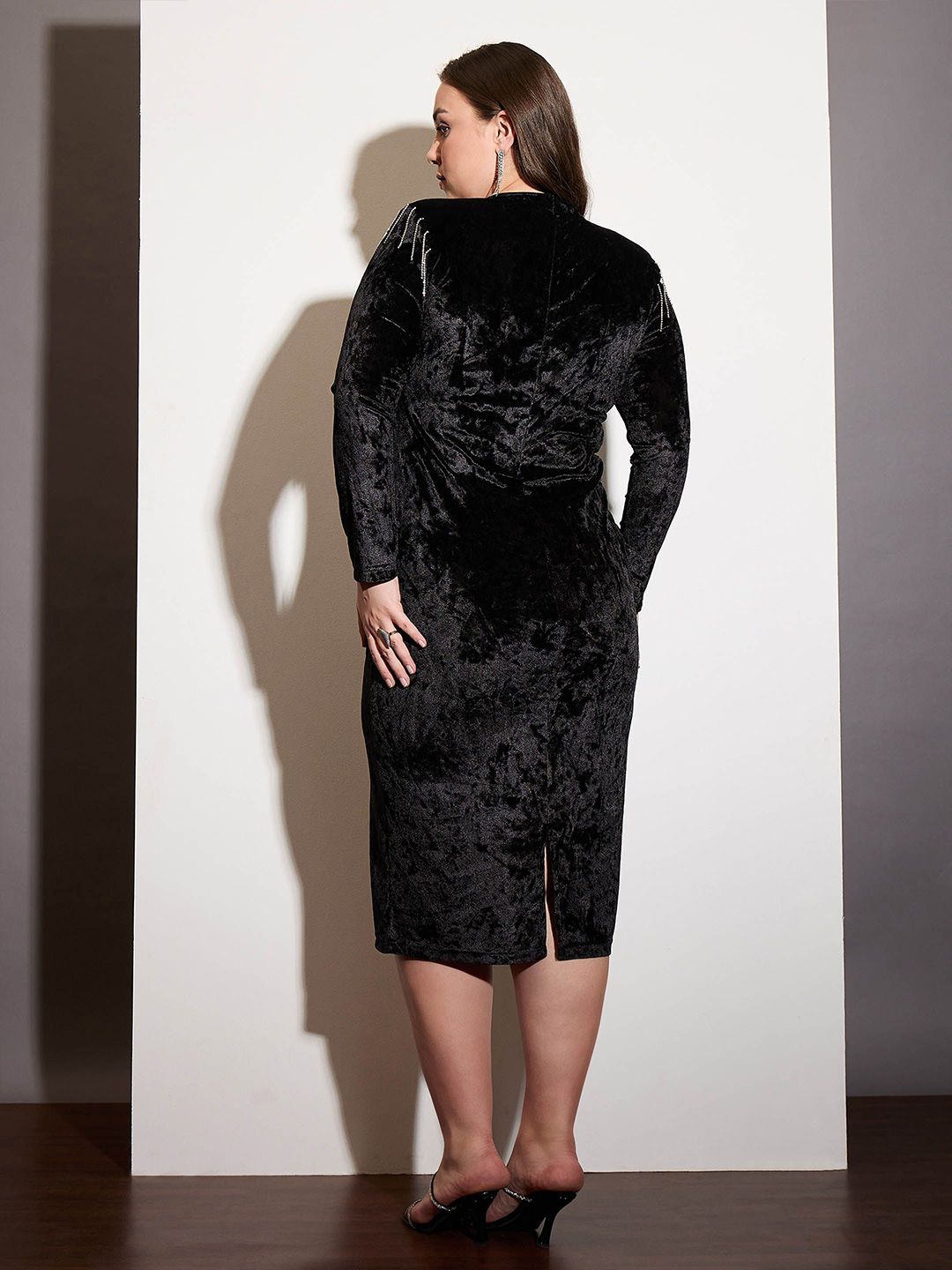 SASSAFRAS Curve Women Embellished Bodycon Midi Dress