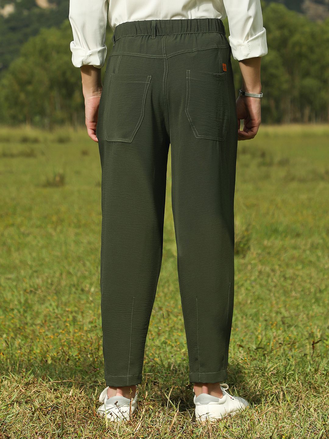 Campus Sutra Men Relaxed Fit Mid-Rise Trousers