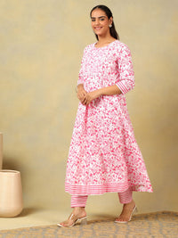 Mamicha Women Floral Printed Regular Pure Cotton Kurta with Trousers & With Dupatta