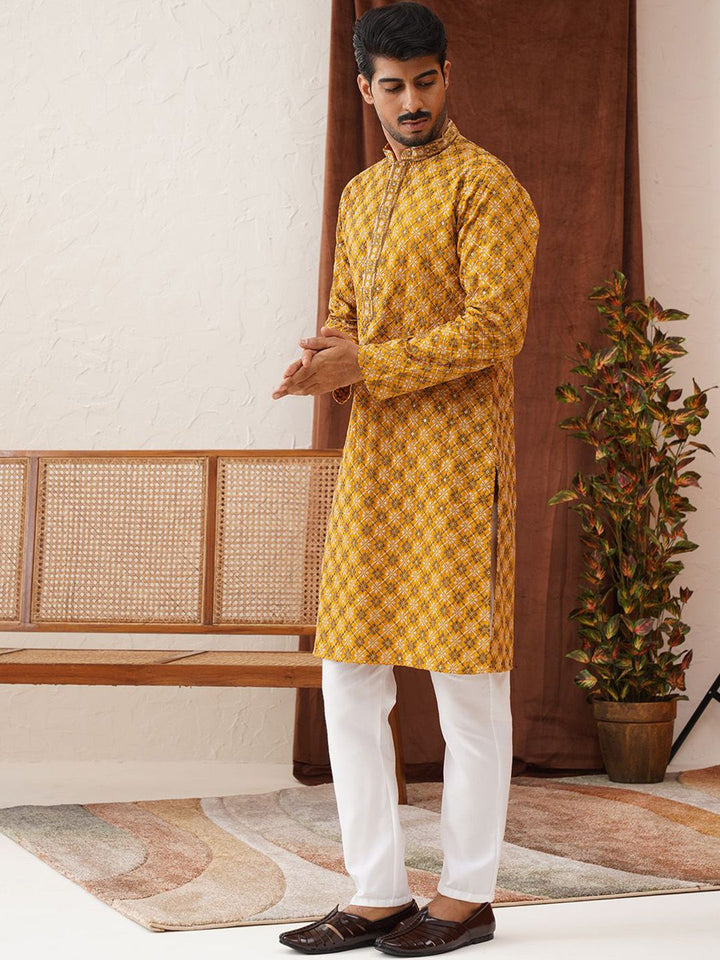 Jompers Men Embroidered Regular Sequinned Kurta with Pyjamas