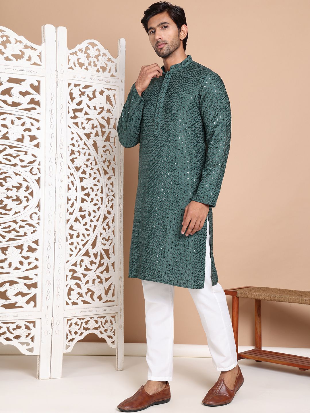 Jompers Men Embroidered Regular Sequinned Kurta with Pyjamas