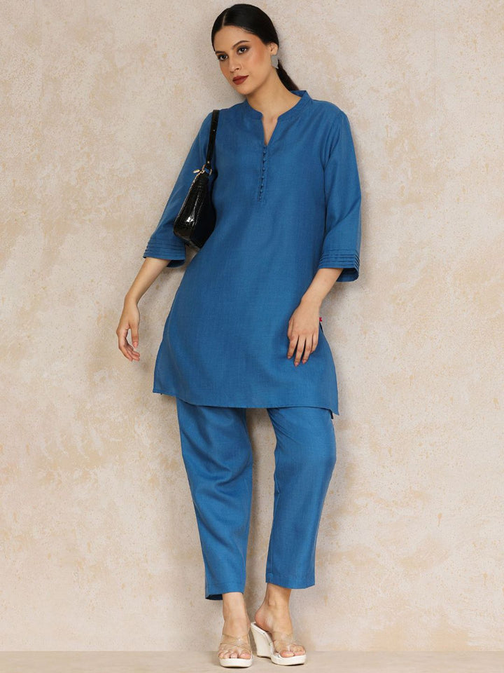 Varanga Women Mandarin Collar Flared Sleeve Kurta With Trouser
