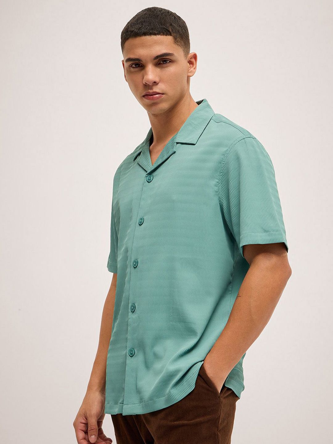 THE BEAR HOUSE Men Cuban Collar Solid Casual Shirt