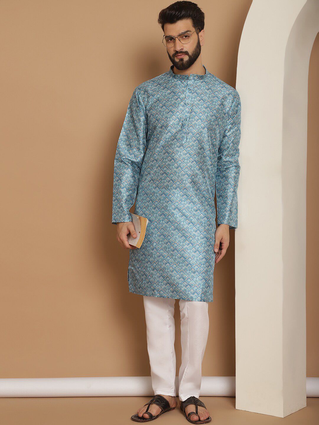 Motif Etnik Anouk Bercetak Kurta Lurus Dengan Churidar