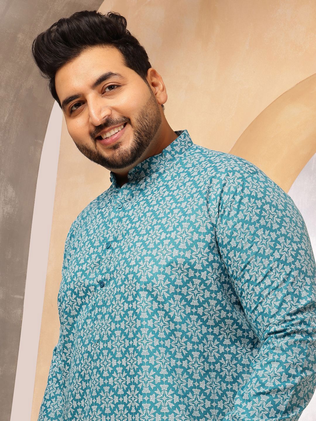 SOJANYA PLUS Floral Printed Mandarin Collar Straight Kurta