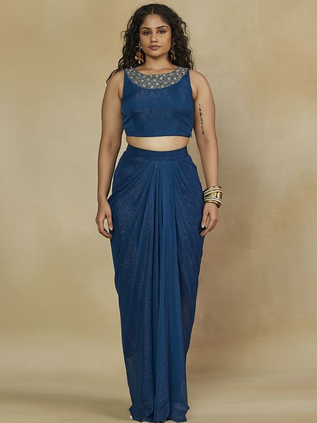 Set Crop Top Leher Bulat Bersulam Mamicha & Skirt